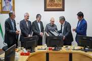از دکتر فرشاد روشن‌ضمیر استاد پیشکسوت داروسازی تجلیل شد