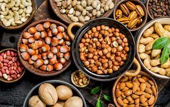 زیاده روی در مصرف آجیل و اضافه وزن