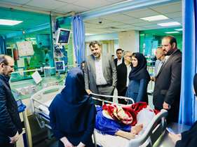بازدید نوروزی معاون درمان دانشگاه از بیمارستان امام حسین(ع) 