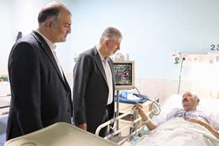 عیادت معاون توسعه مدیریت و منابع دانشگاه از خیر حوزه سلامت