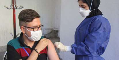انجام مرحله اول واکسیناسیون دانشجویان دانشکده پیراپزشکی