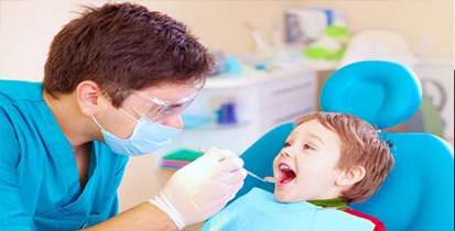 تاکید معاون امور بهداشتی دانشگاه بر اهمیت بروز رسانی بسته خدماتی بهداشت دهان و دندان