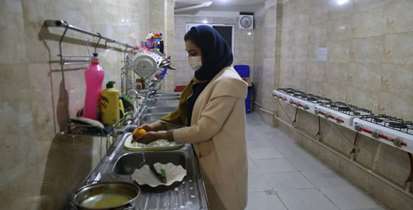 بازدید سرزده رییس دانشگاه از خوابگاه دخترانه سمیه