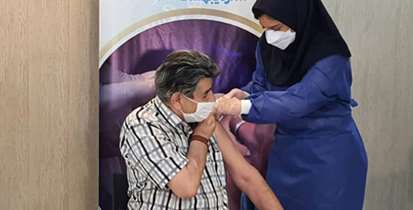 واکسیناسیون هنرمندان پیشکسوت توسط مرکز بهداشت شمال تهران 