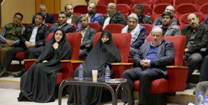 نشست مربیان حلقه های صالحین  بسیج جامعه پزشکی دانشگاه/دکتر جوانمرد: بسیجی با اخلاق و مسلح به دانش و علم می باشد