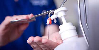 تاکید بر رعایت مقررات بهداشتی بین المللی درمراکز درمانی/ جلسه آموزشی"اصول کنترل عفونت در بخش اورژانس" برگزار شد