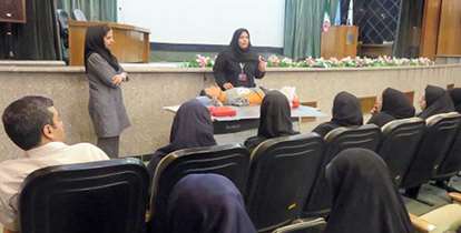 کلاس آشنایی با اقدامات اولیه (CPR) و زنجیره بقاء دربیمارستان امام حسین (ع) برگزار شد