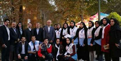 طرح غربالگری فشارخون و قند خون توسط کانون دانشجویان هلال احمر دانشگاه در پارک ملت و نماز جمعه تهران انجام شد
