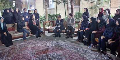 دیدار صمیمی با دانشجویان خوابگاه الزهرا(س)/هدیه رئیس دانشگاه به 14خوابگاه دانشجویی