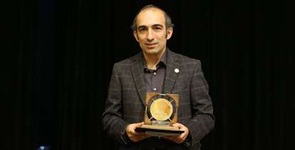 نشان برتر جشنواره رازی و یک دهه فعالیت در کنترل سل و HIV