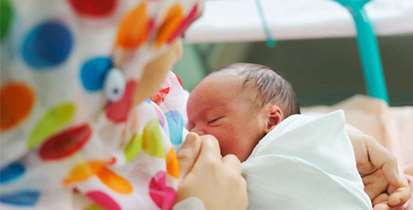تغذیه انحصاری با شیر مادر زیر بنای بقا و سلامت کودک است