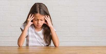 شایع ترین نوع سردرد در کودکان/ کرونا، یکی از مهمترین عوامل بروز سردردهای نگران کننده است