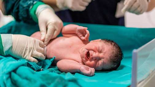 تولد اولین نوزاد سال ۱۴۰۲ در بیمارستان مهدیه