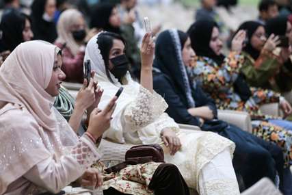 حضور دانشجویان بین‌المللی دانشگاه در جشن بزرگ میلاد نور 