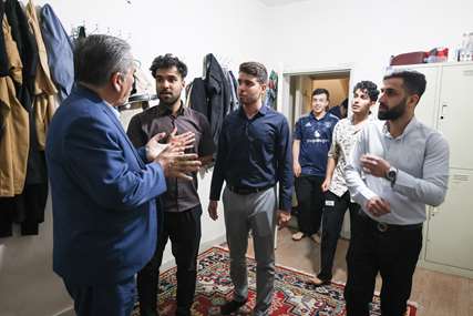 بازدید رییس دانشگاه از سرای‌دانشجویی فردوس