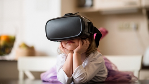 باید و نبایدهای بازی با هدست‌های واقعیت مجازی برای کودکان 