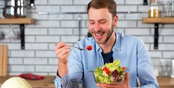  مصرف غذاهای پرچرب را در تابستان به حداقل برسانید