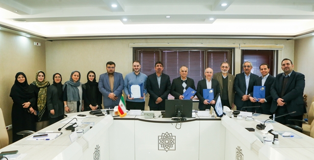 انعقاد تفاهم‌نامه همکاری بین دانشگاه و سه هلدینگ دارویی 