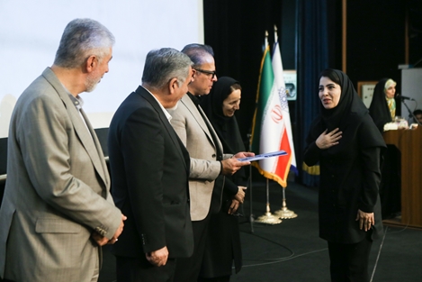 قدردانی از پرستاران نمونه دانشگاه علوم پزشکی شهید بهشتی در «آیینه‌های مهر»