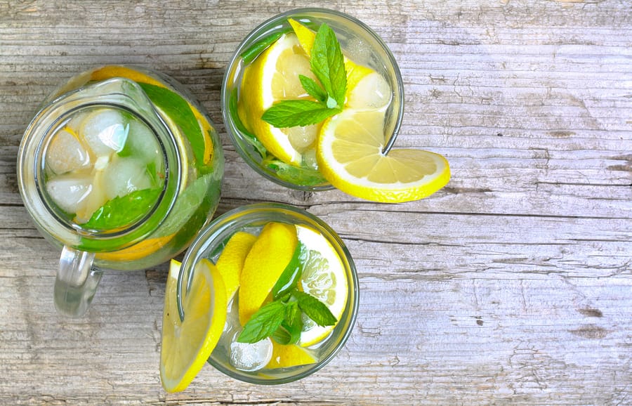مفید‌ترین نوشیدنی‌ها برای مقابله با داغی تابستان